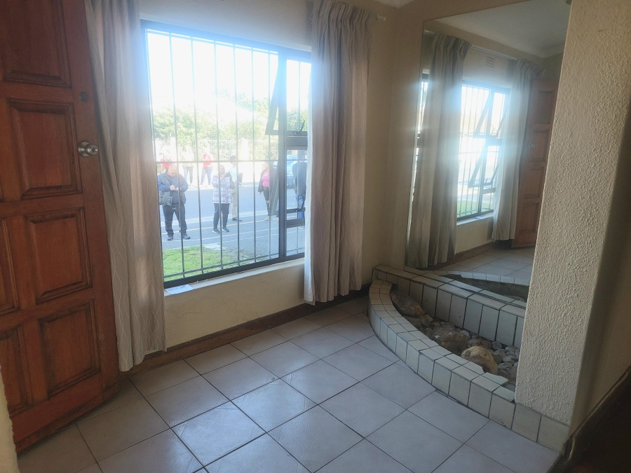 3 Bedroom Property for Sale in Churchill Estate Western Cape